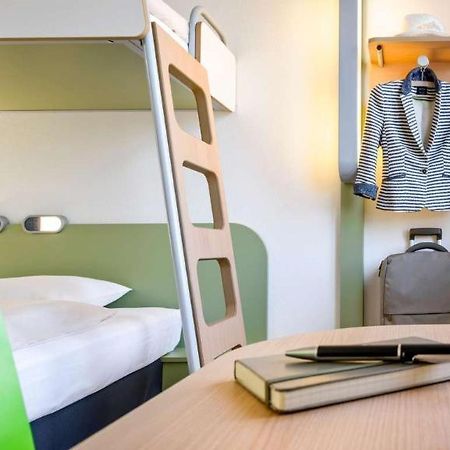 Ibis Budget Cannes Мужен Экстерьер фото